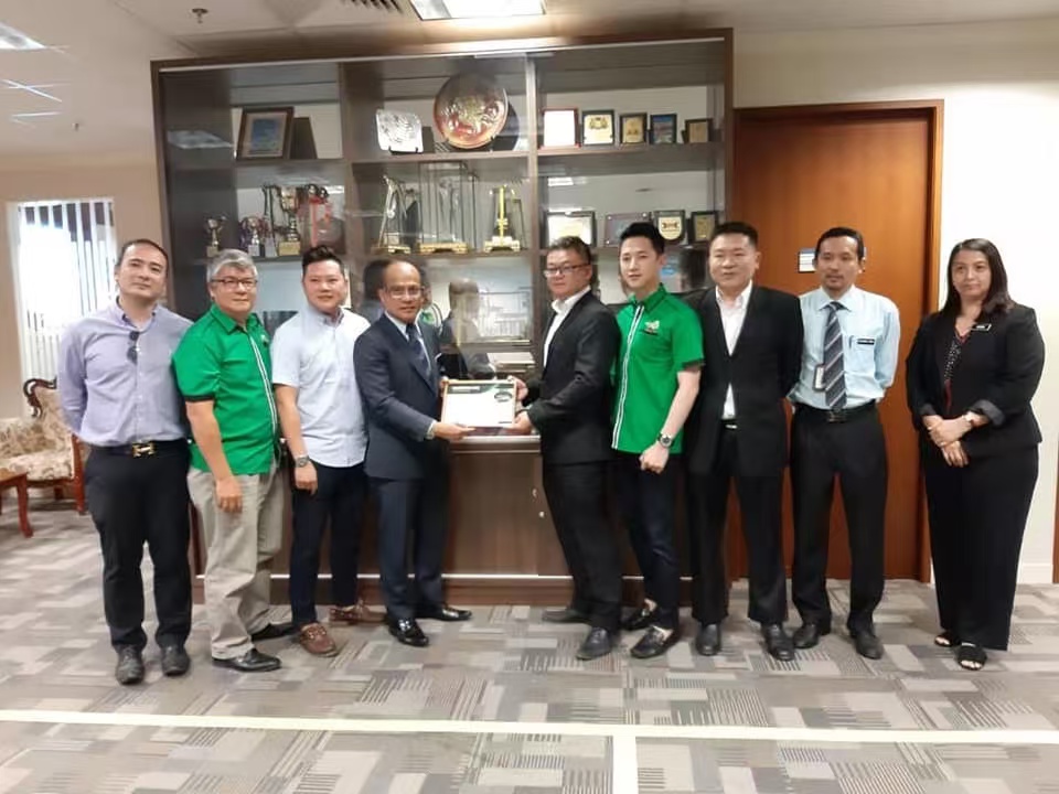 Uda Material UDA MATERIALS DELEGATION WITH GOVERNMENT BODIES - 深圳市盛利权实业有限公司